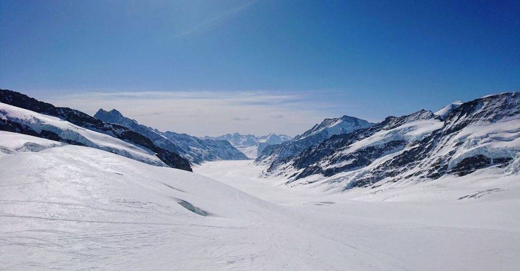 Blick auf die Jungfrau-Region Richtung Konkordiaplatz