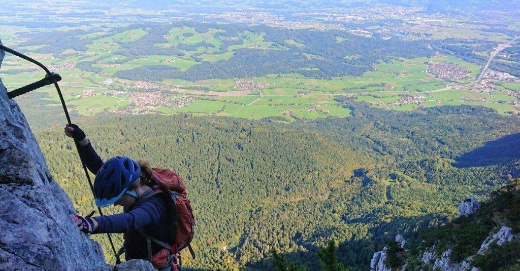 Kletterin im Pidinger Klettersteig